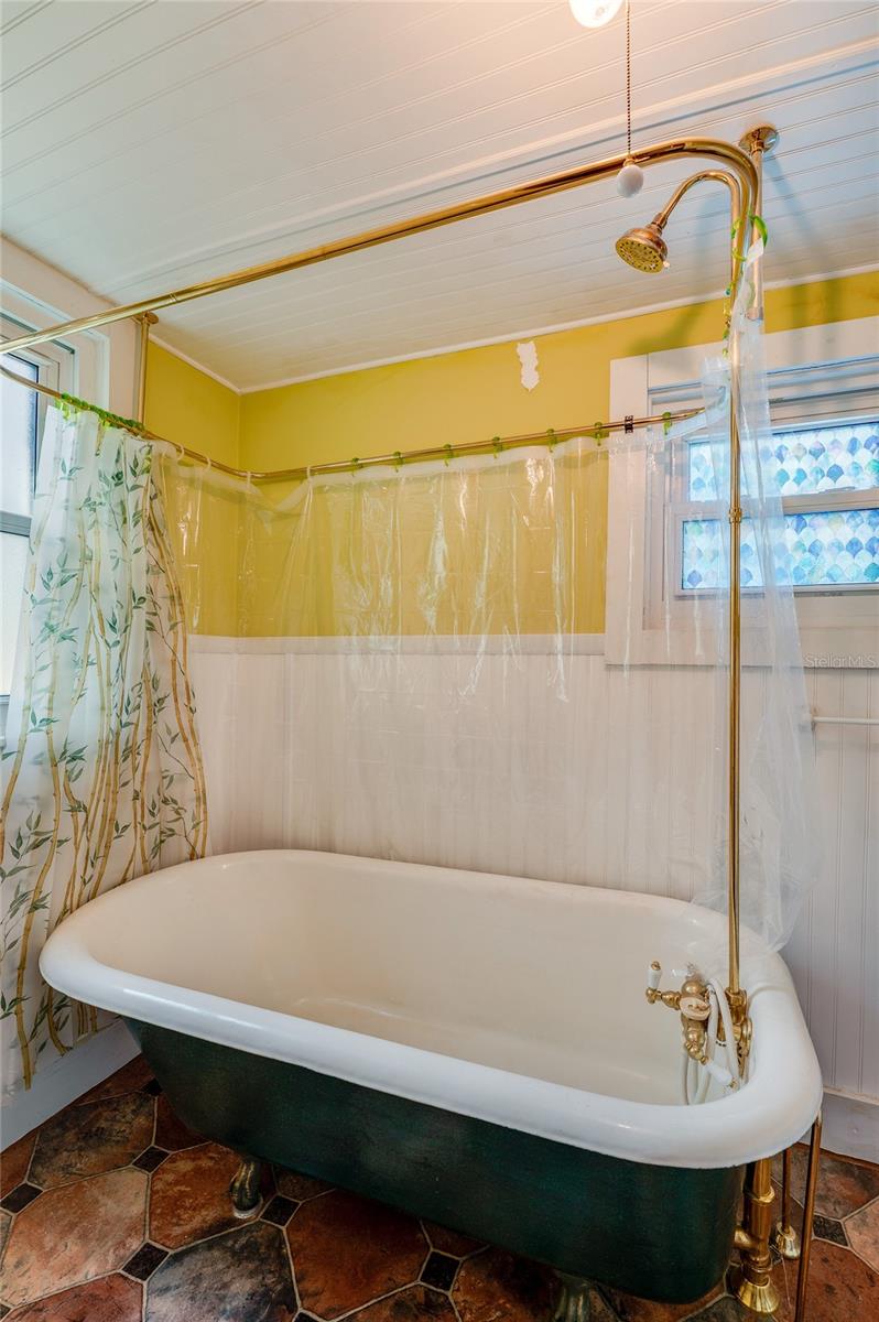 715 NEAL ST, NEW SMYRNA BEACH, FL, 32168