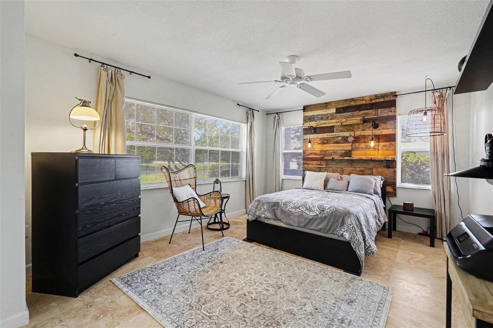 11009 WOODLAND WATERS BLVD, WEEKI WACHEE, FL, 34613