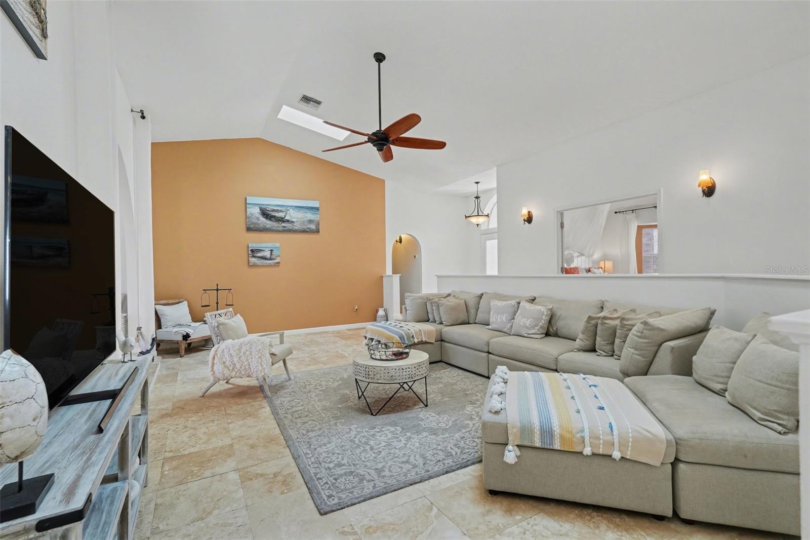 11009 WOODLAND WATERS BLVD, WEEKI WACHEE, FL, 34613