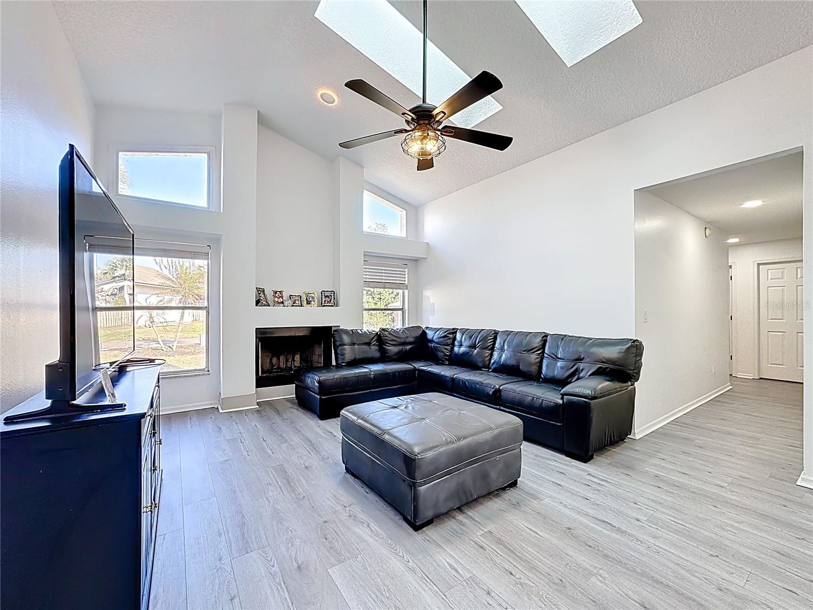1125 ALMOND TREE CIR, ORLANDO, FL, 32835