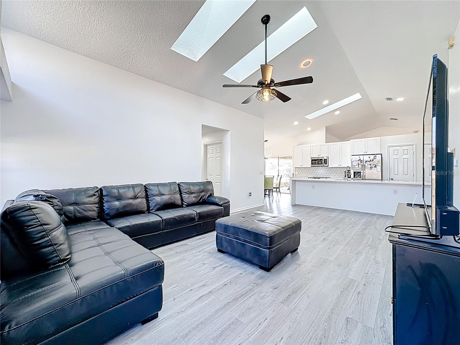 1125 ALMOND TREE CIR, ORLANDO, FL, 32835