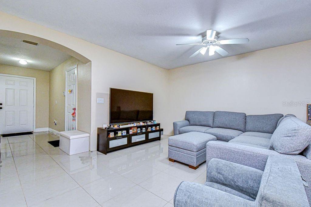 2609 OLEANDER LAKES DR, BRANDON, FL, 33511