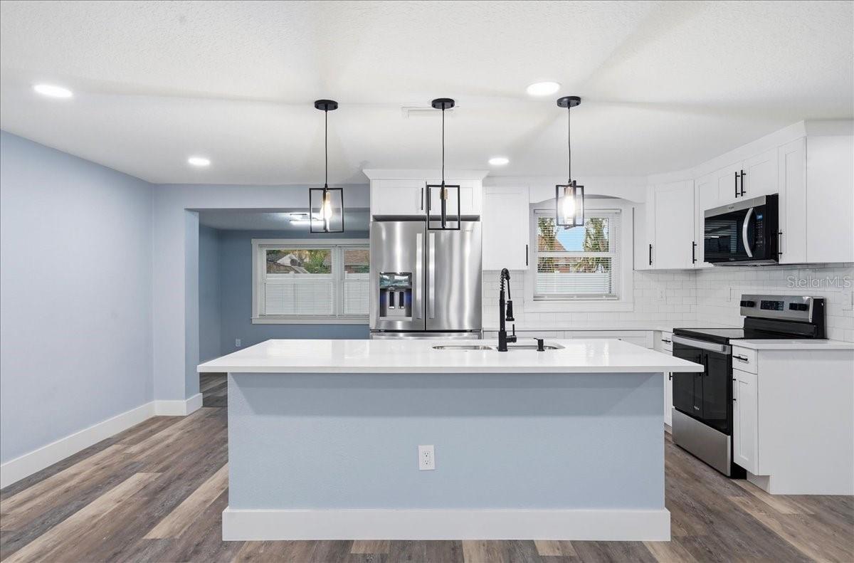 5721 65TH AVE N, PINELLAS PARK, FL, 33781