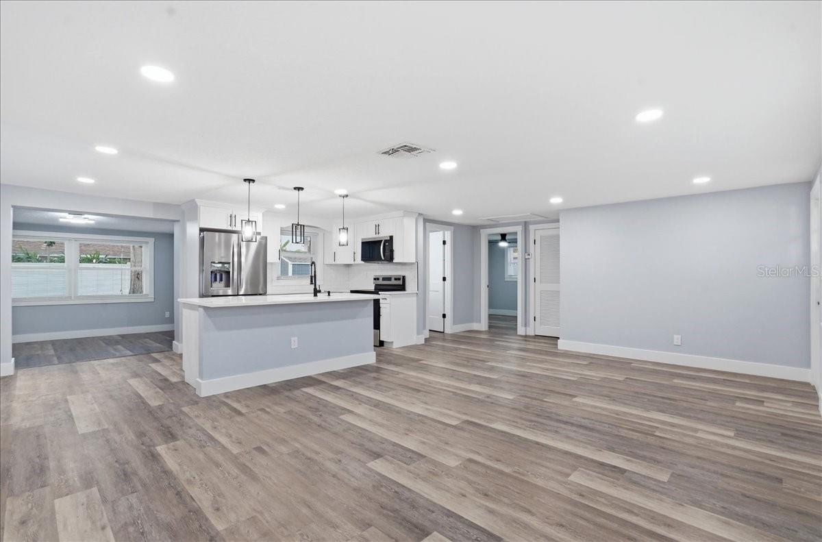 5721 65TH AVE N, PINELLAS PARK, FL, 33781