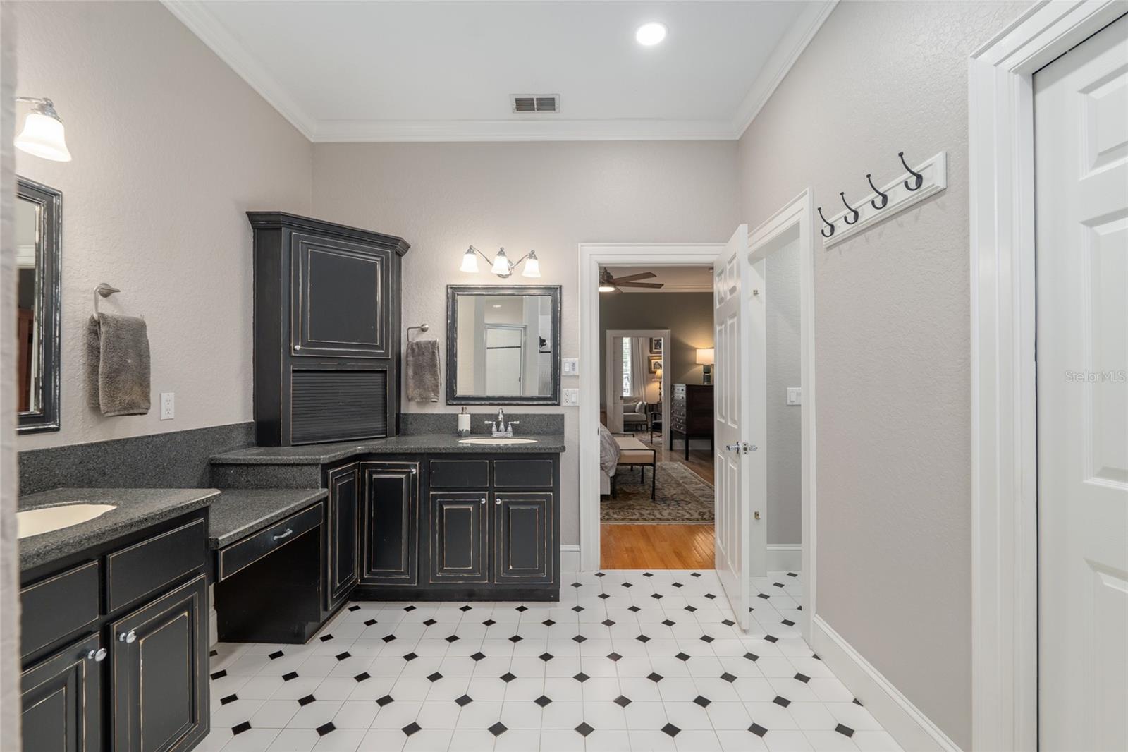 1107 SE 9TH AVE, OCALA, FL, 34471