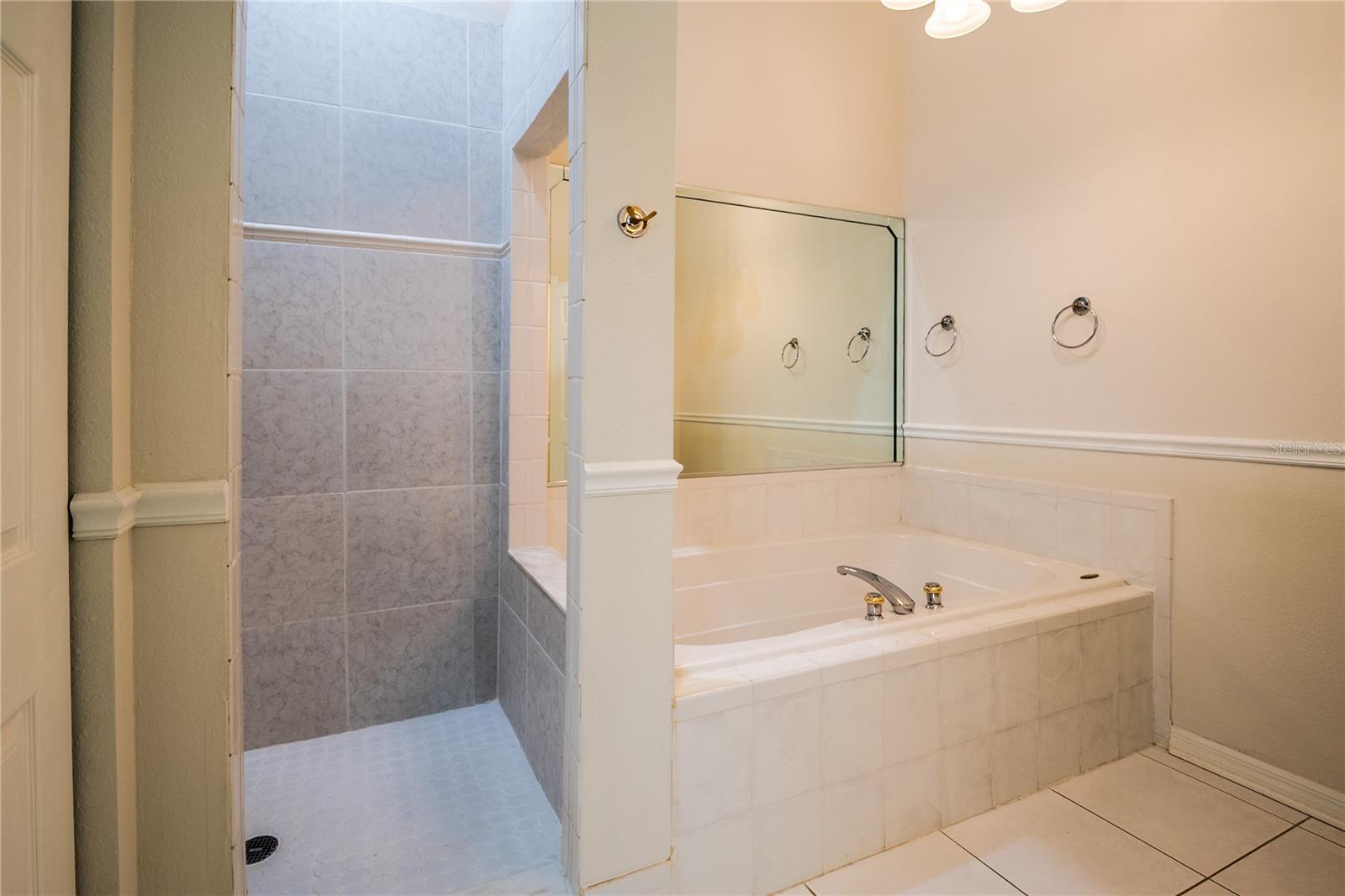 1101 PINELLAS BAYWAY S #206, TIERRA VERDE, FL, 33715