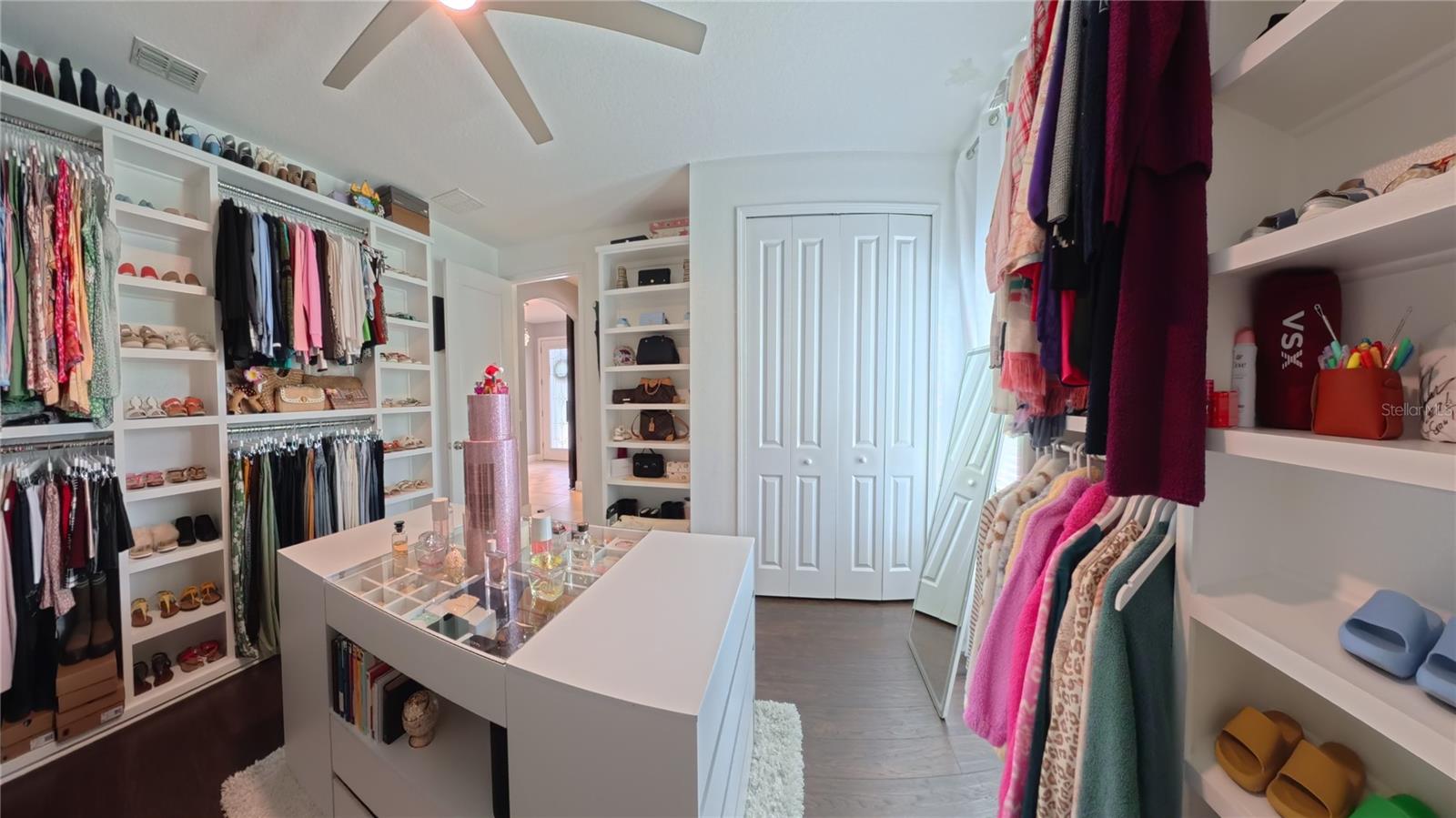 703 CALABRIA WAY, HOWEY IN THE HILLS, FL, 34737