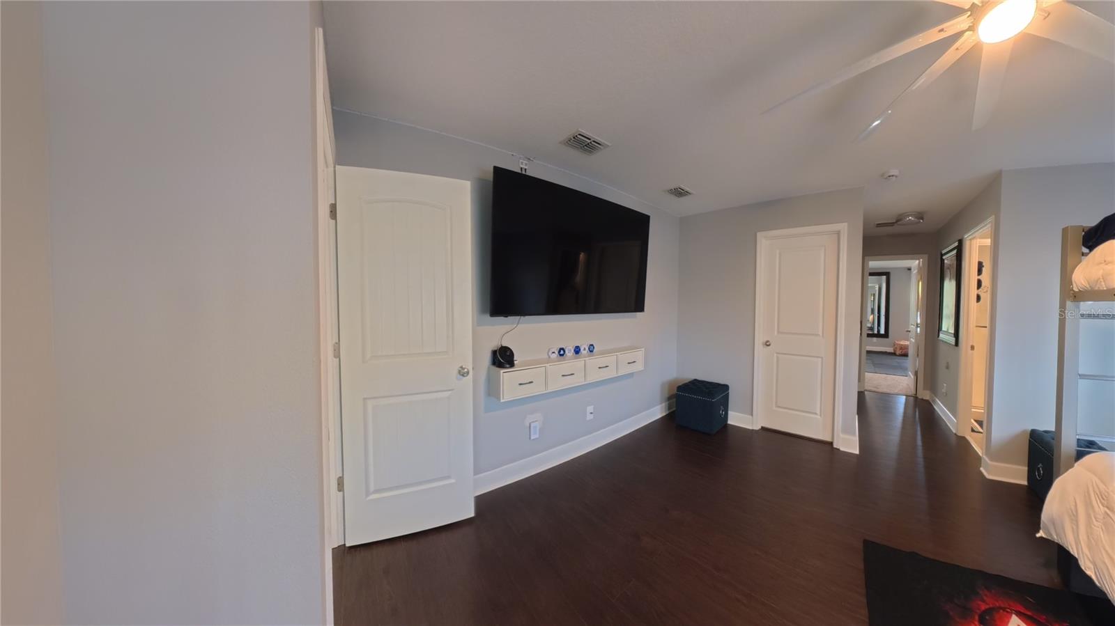 703 CALABRIA WAY, HOWEY IN THE HILLS, FL, 34737