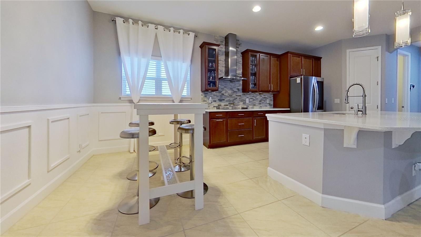 703 CALABRIA WAY, HOWEY IN THE HILLS, FL, 34737