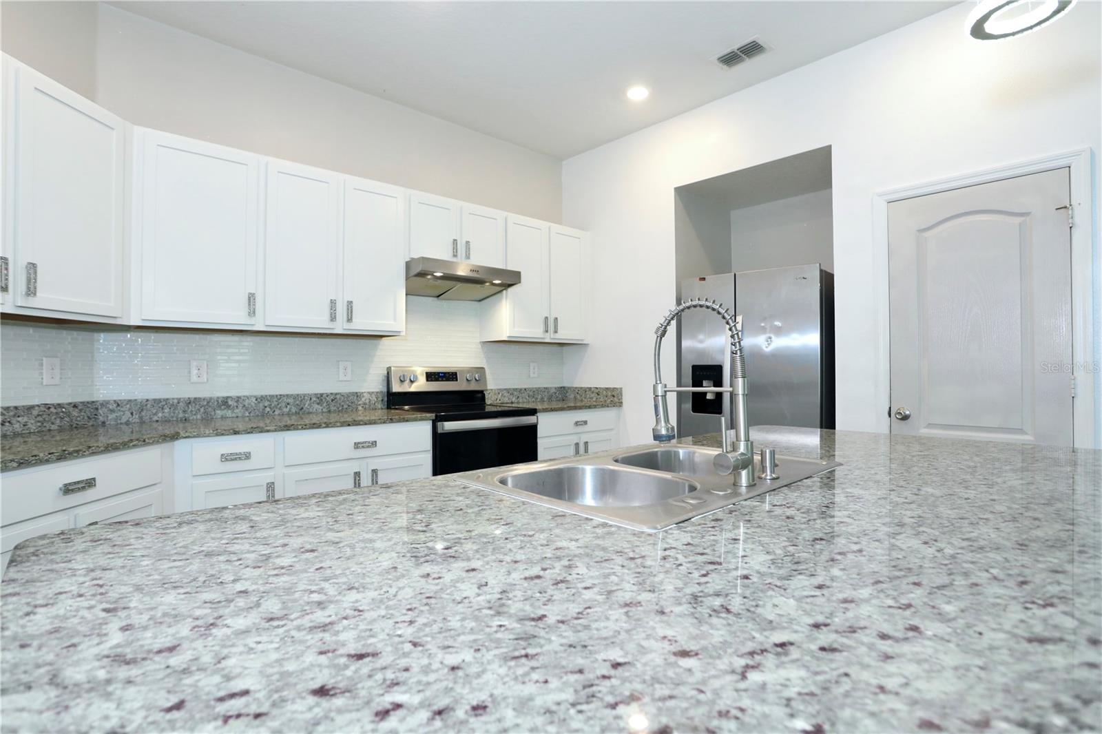 1141 AUGUSTUS DR, DAVENPORT, FL, 33896