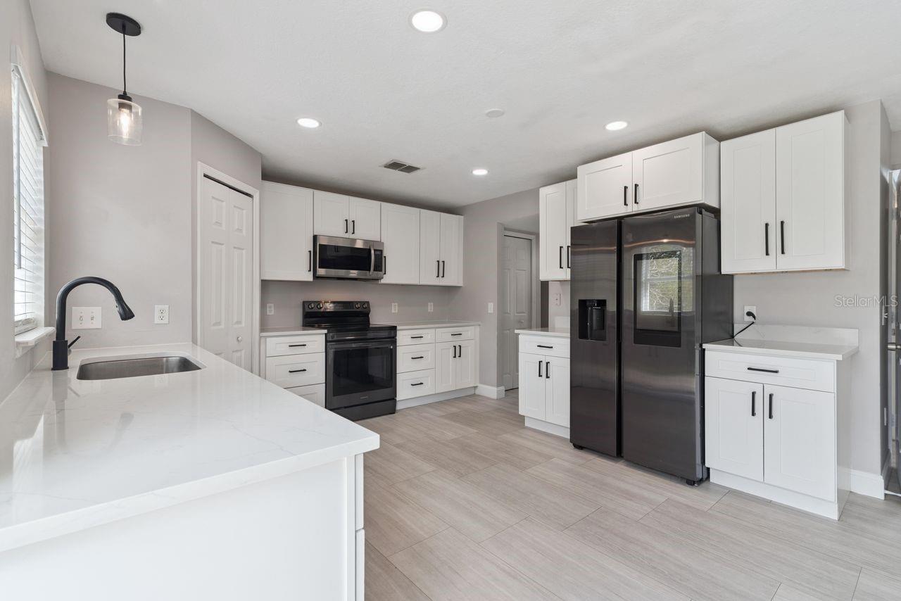 2735 HOWLAND BLVD, DELTONA, FL, 32725