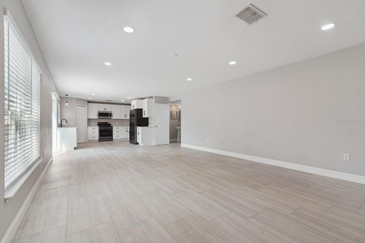 2735 HOWLAND BLVD, DELTONA, FL, 32725