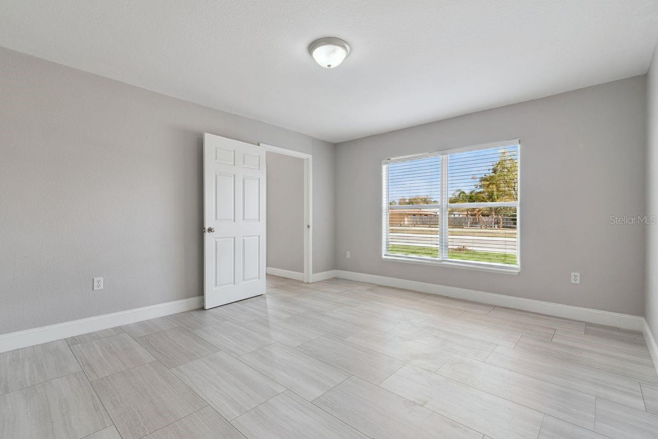 2735 HOWLAND BLVD, DELTONA, FL, 32725