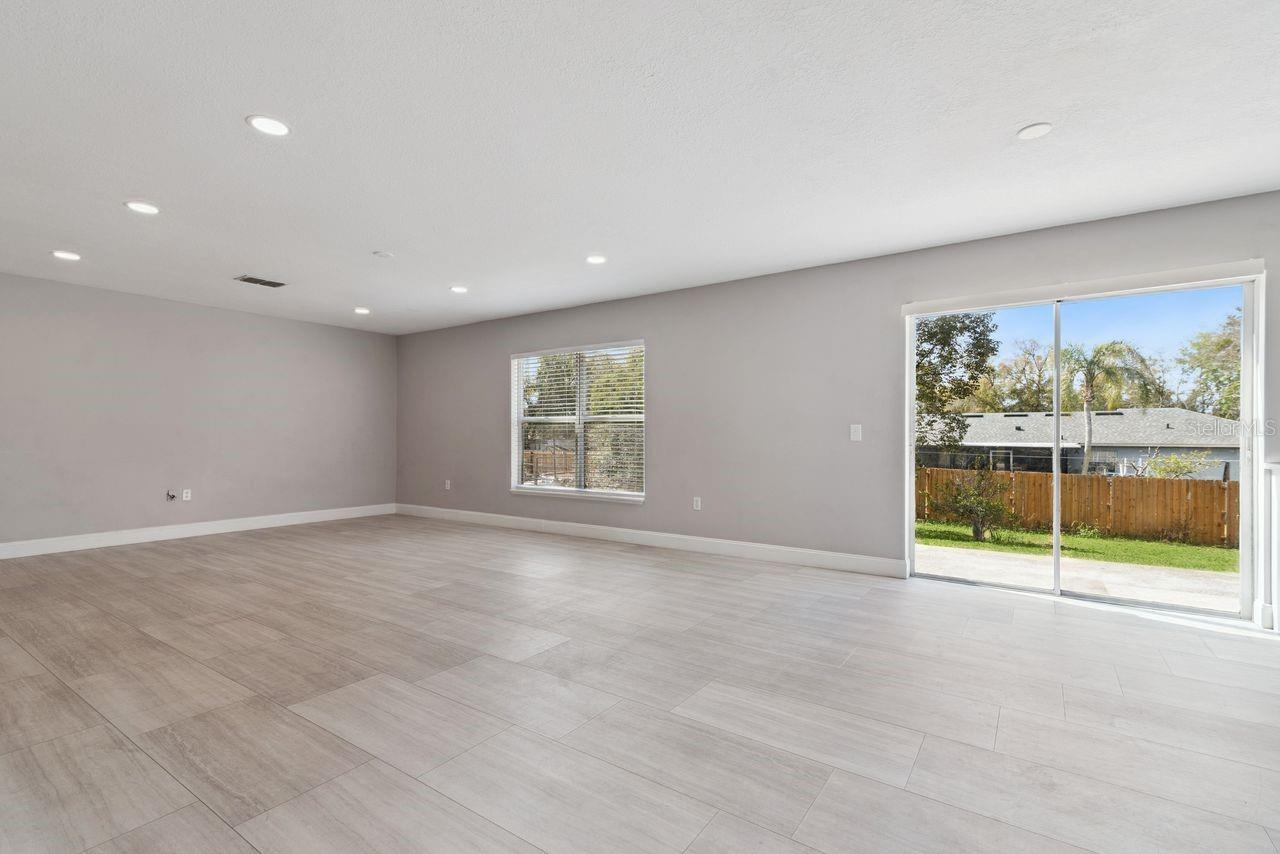 2735 HOWLAND BLVD, DELTONA, FL, 32725