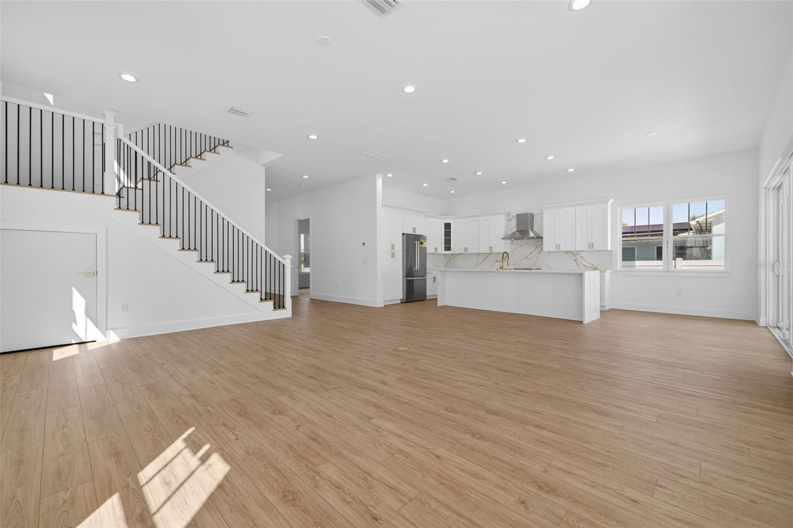 842 30TH AVE, ST PETERSBURG, FL, 33704