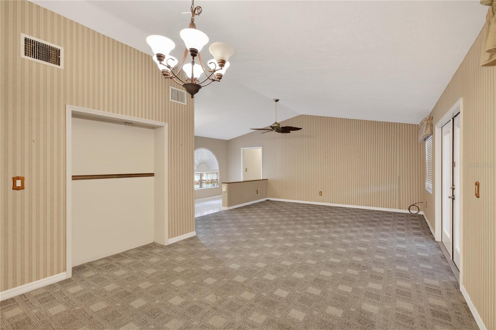 2065 OAK BEACH BLVD, SEBRING, FL, 33875