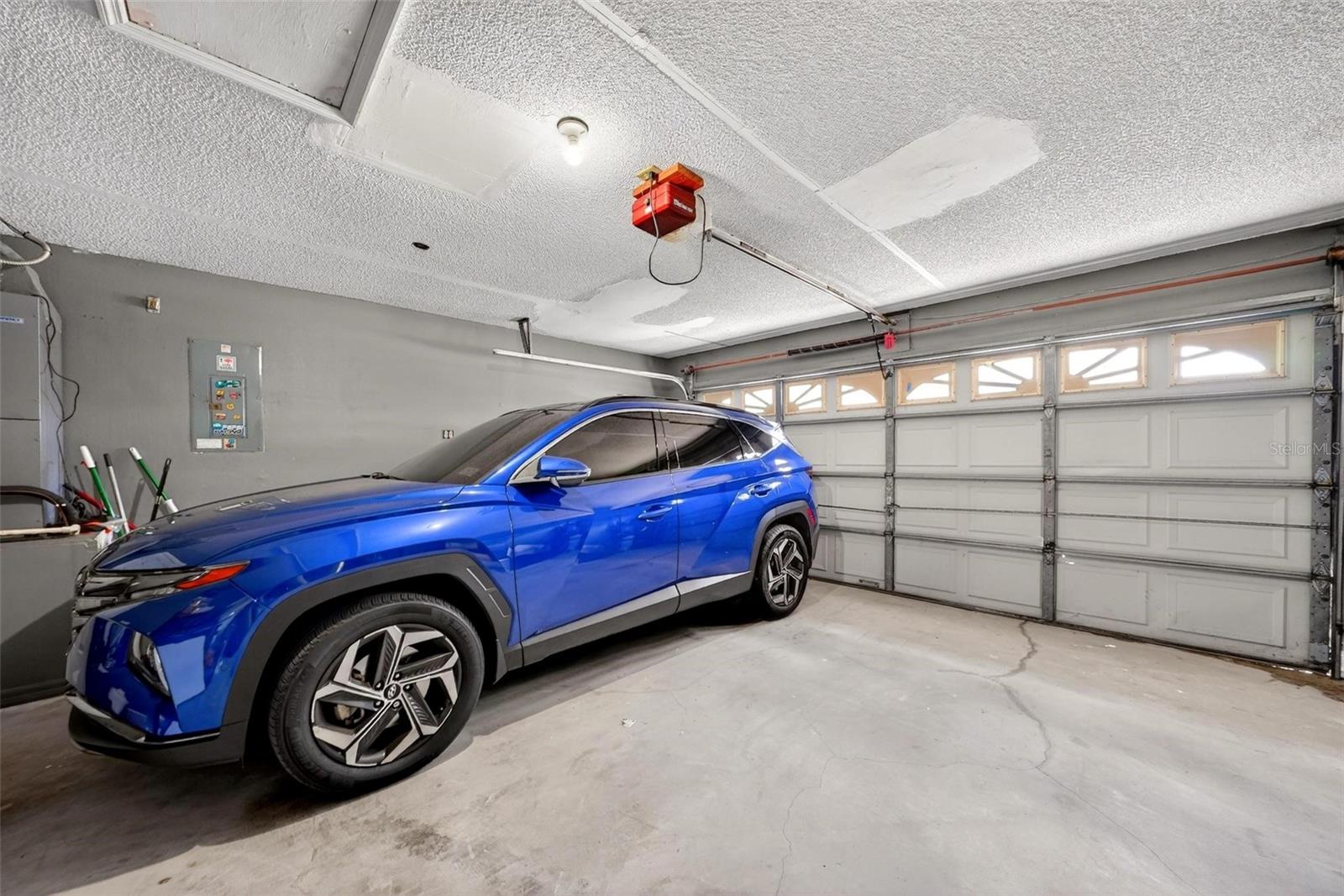 3010 HALLOW DR, DELTONA, FL, 32738