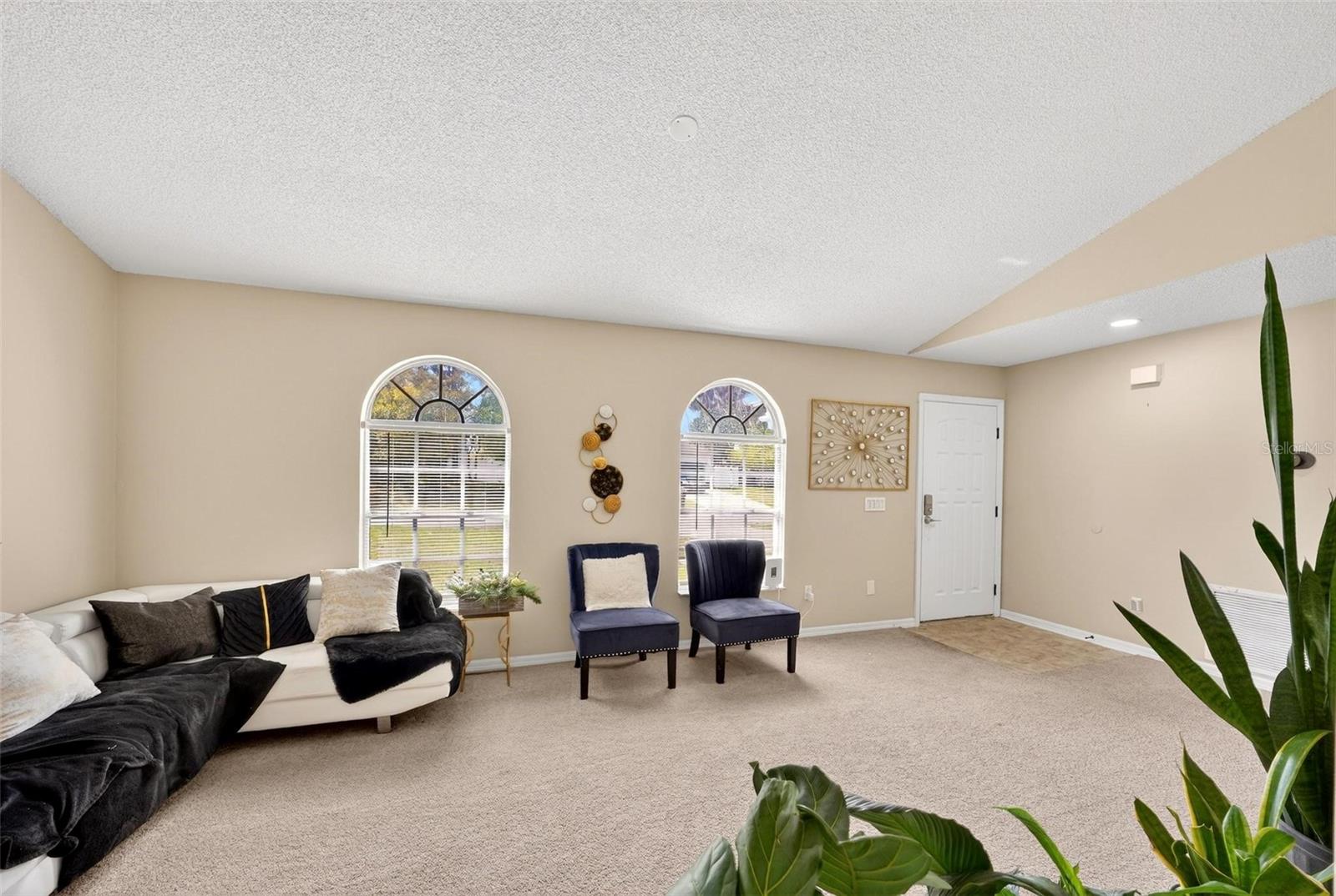 3010 HALLOW DR, DELTONA, FL, 32738