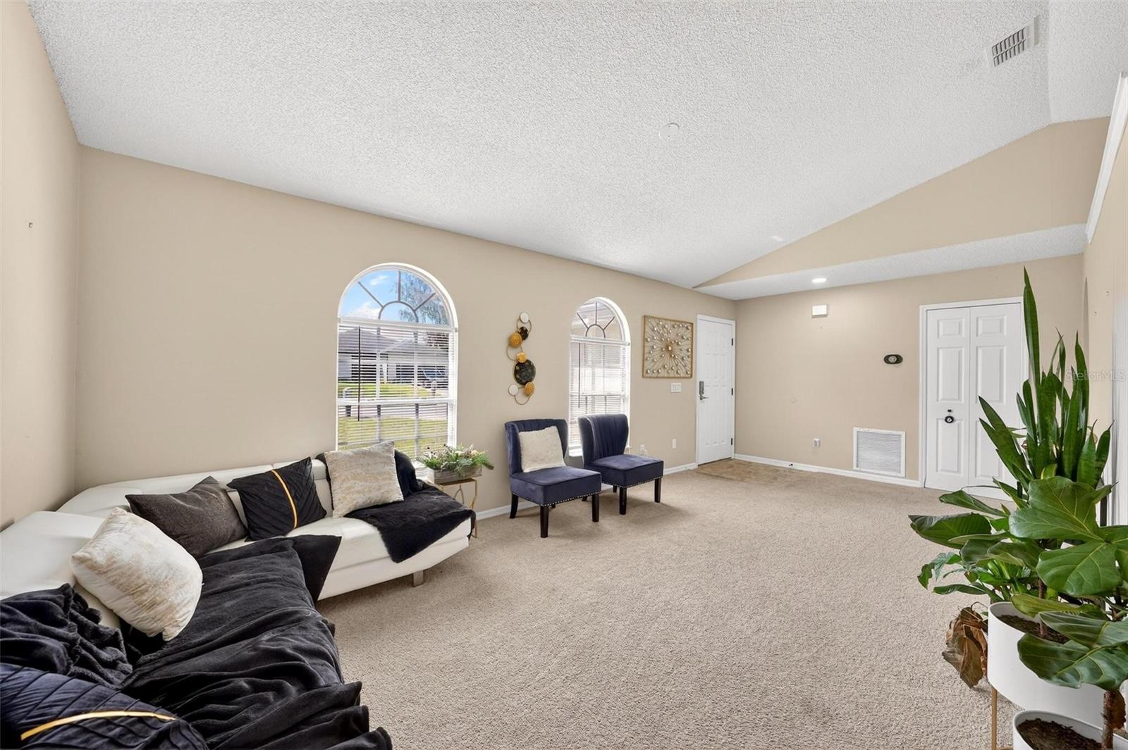 3010 HALLOW DR, DELTONA, FL, 32738