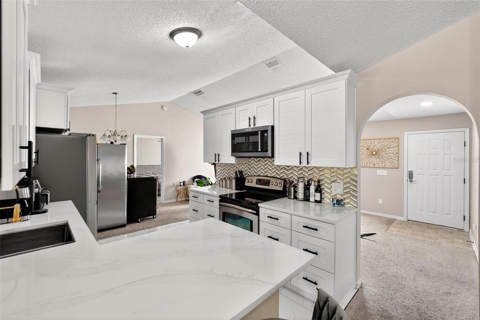 3010 HALLOW DR, DELTONA, FL, 32738