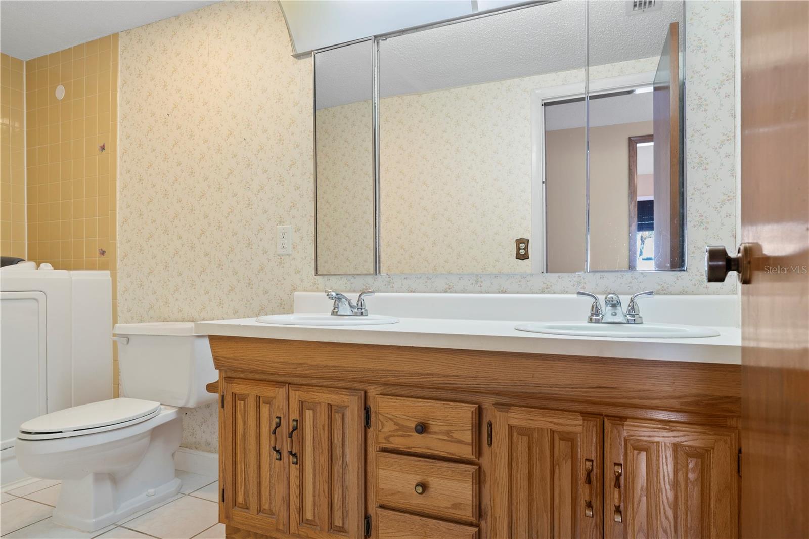 688 LAKE VILLAS DR #688, ALTAMONTE SPRINGS, FL, 32701