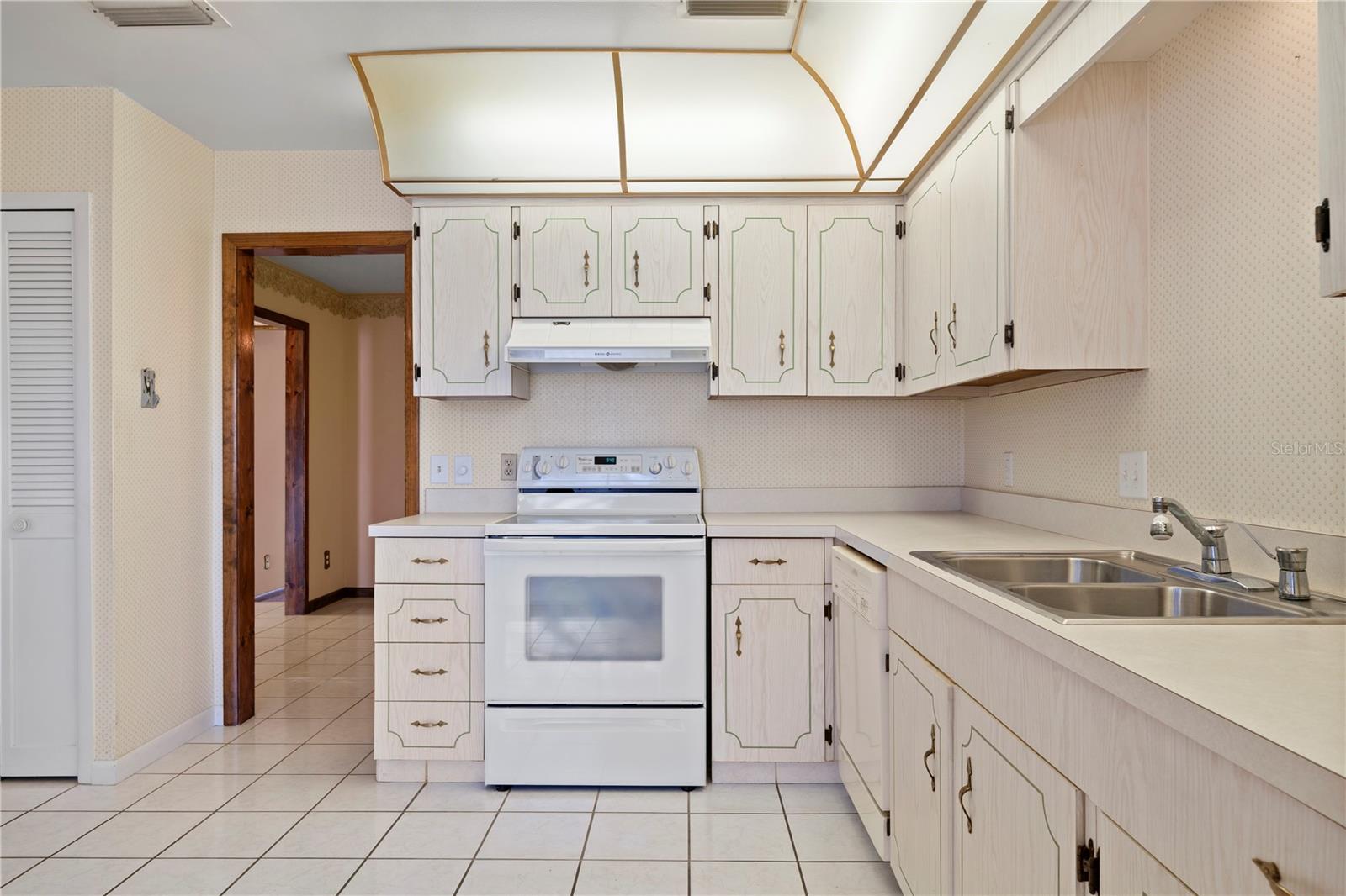 688 LAKE VILLAS DR #688, ALTAMONTE SPRINGS, FL, 32701