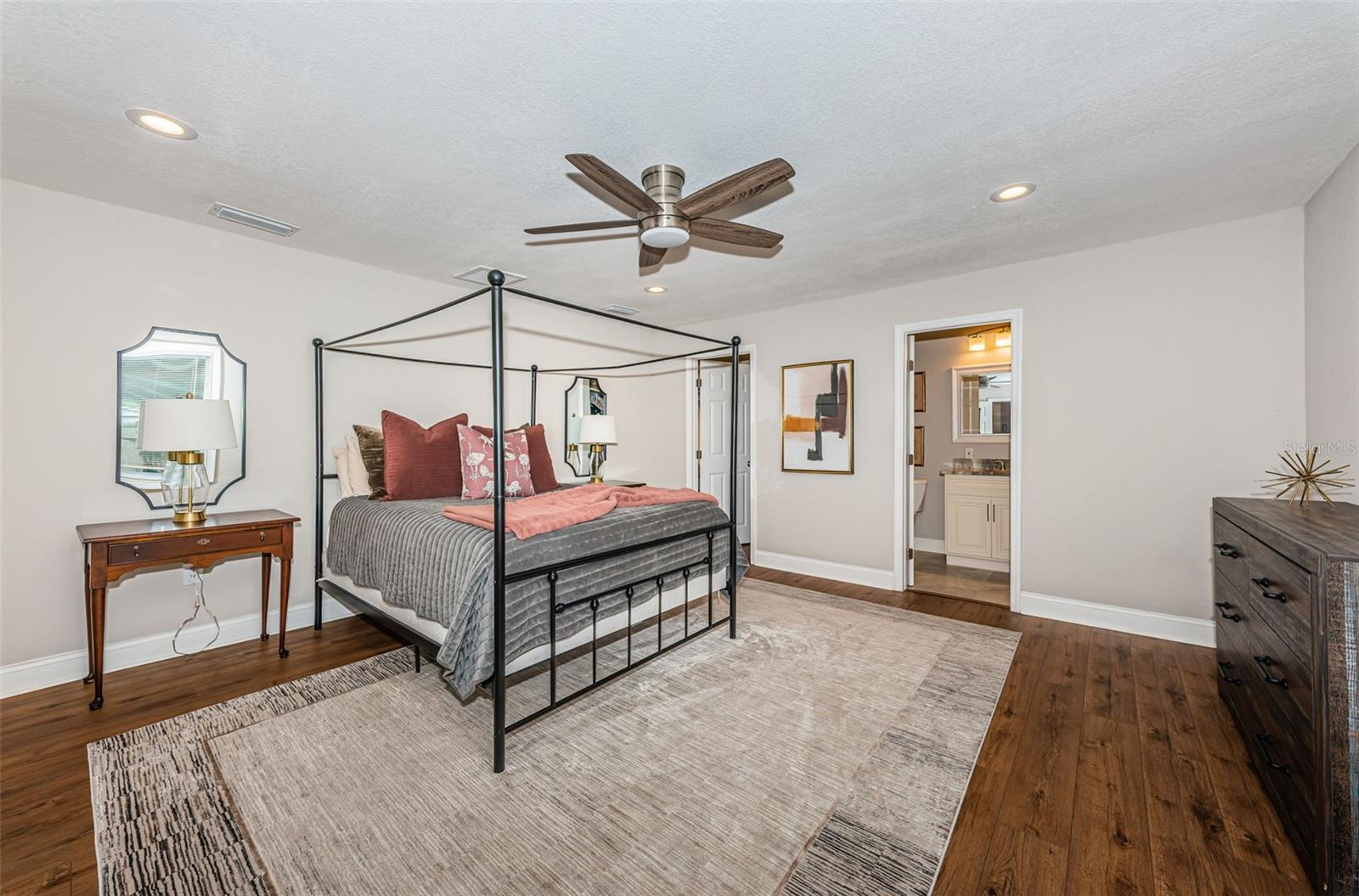 1735 23RD AVE N, ST PETERSBURG, FL, 33713