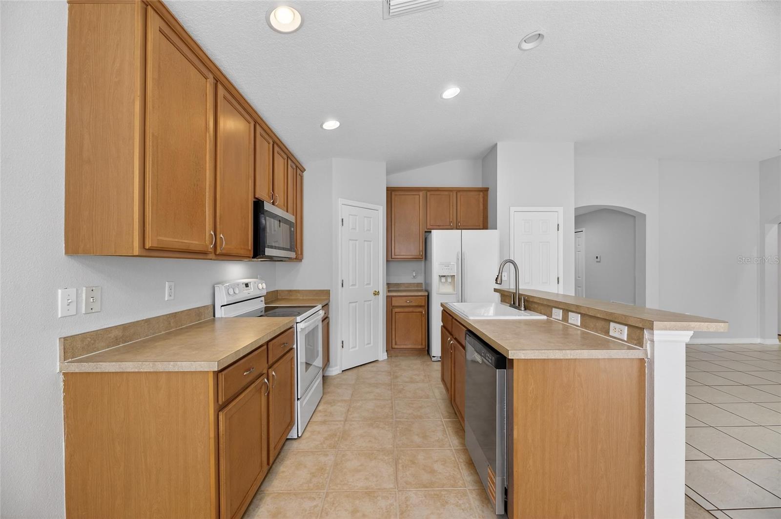 9613 CYPRESS HARBOR DR, GIBSONTON, FL, 33534