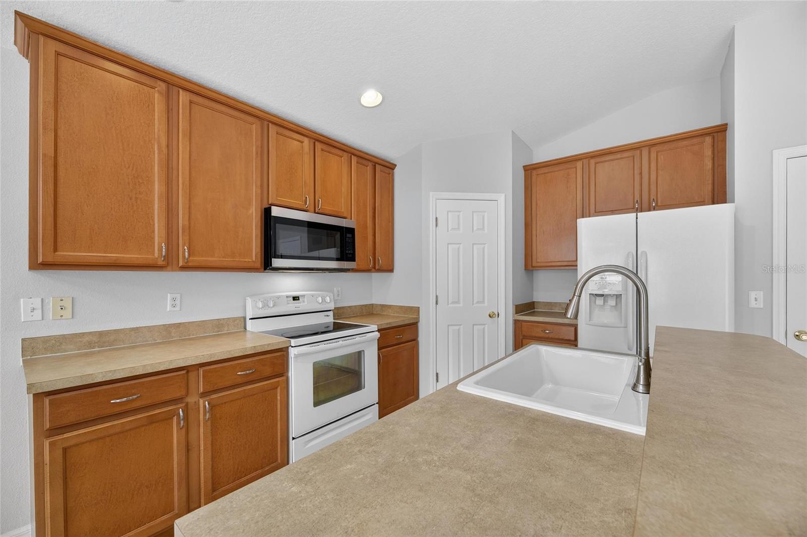 9613 CYPRESS HARBOR DR, GIBSONTON, FL, 33534