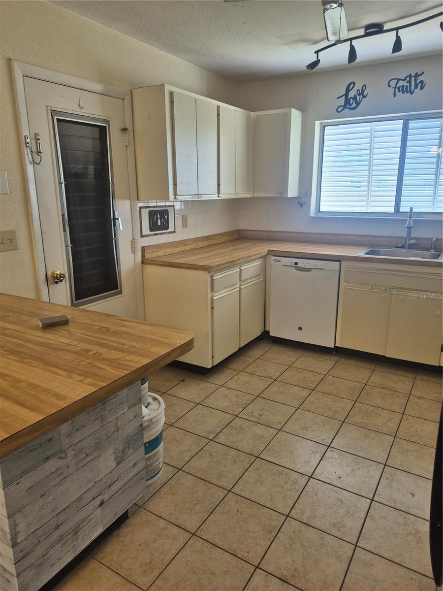 5858 KENWOOD DR, NORTH PORT, FL, 34287