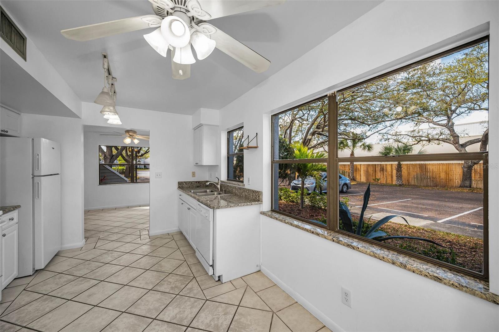 10626 LONGWOOD DR #102, SEMINOLE, FL, 33777