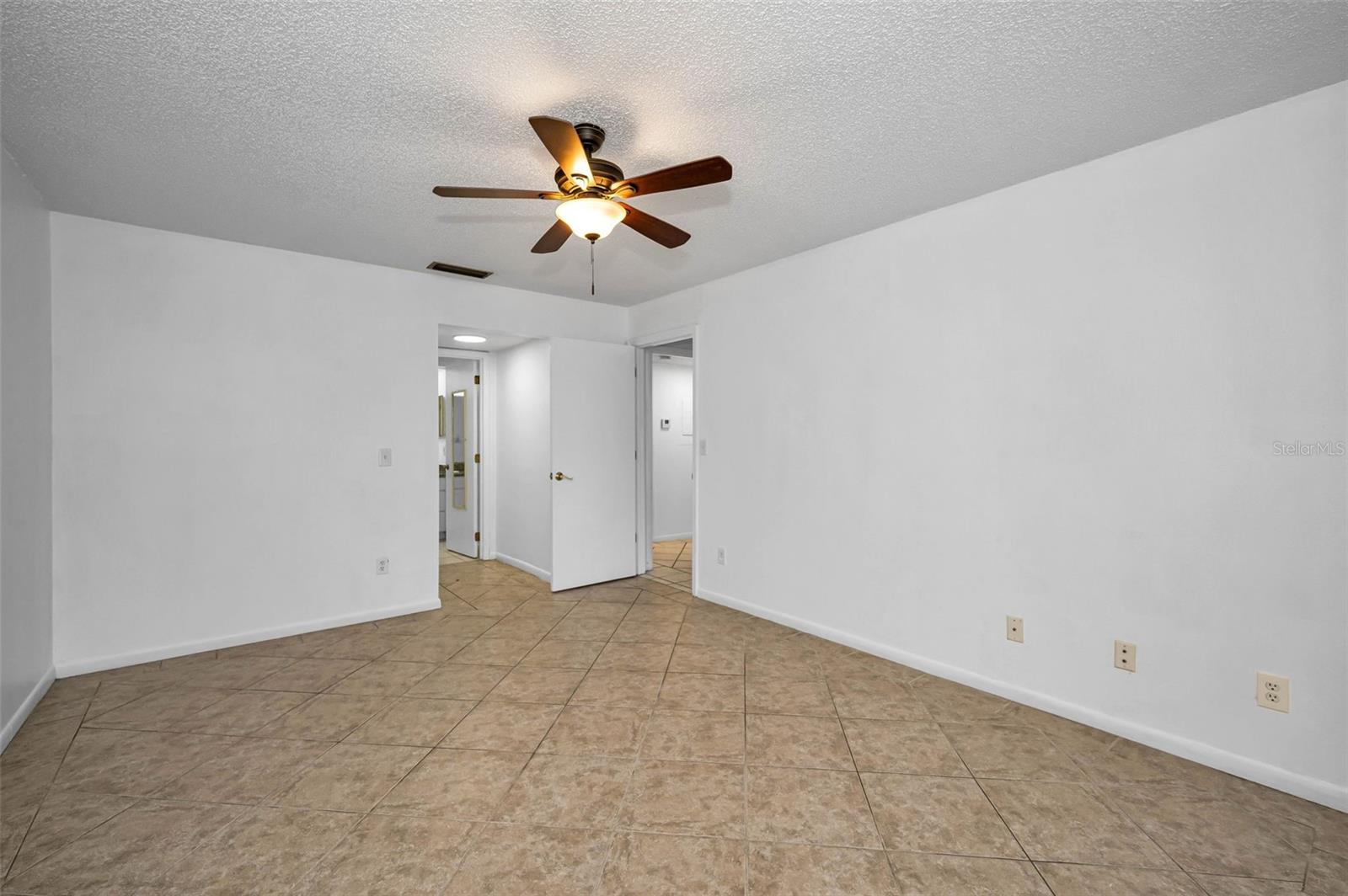 10626 LONGWOOD DR #102, SEMINOLE, FL, 33777