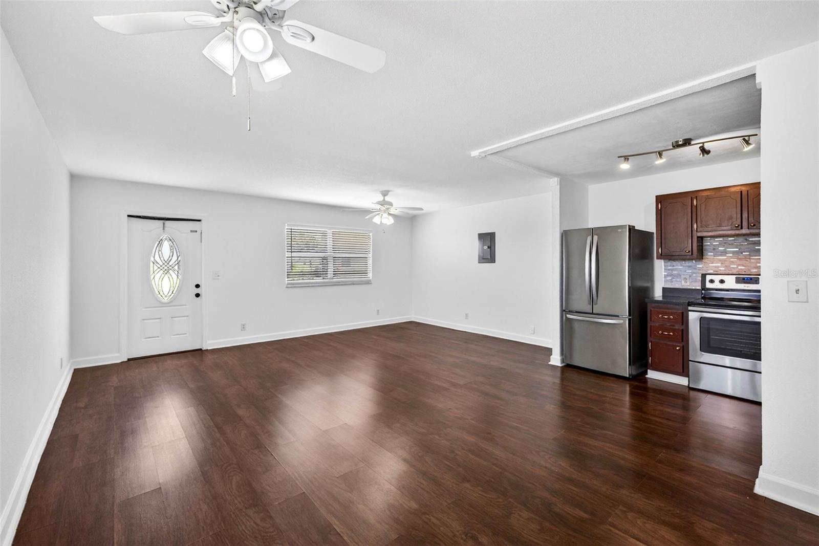 1801 BEDFORD LN #27, SUN CITY CENTER, FL, 33573