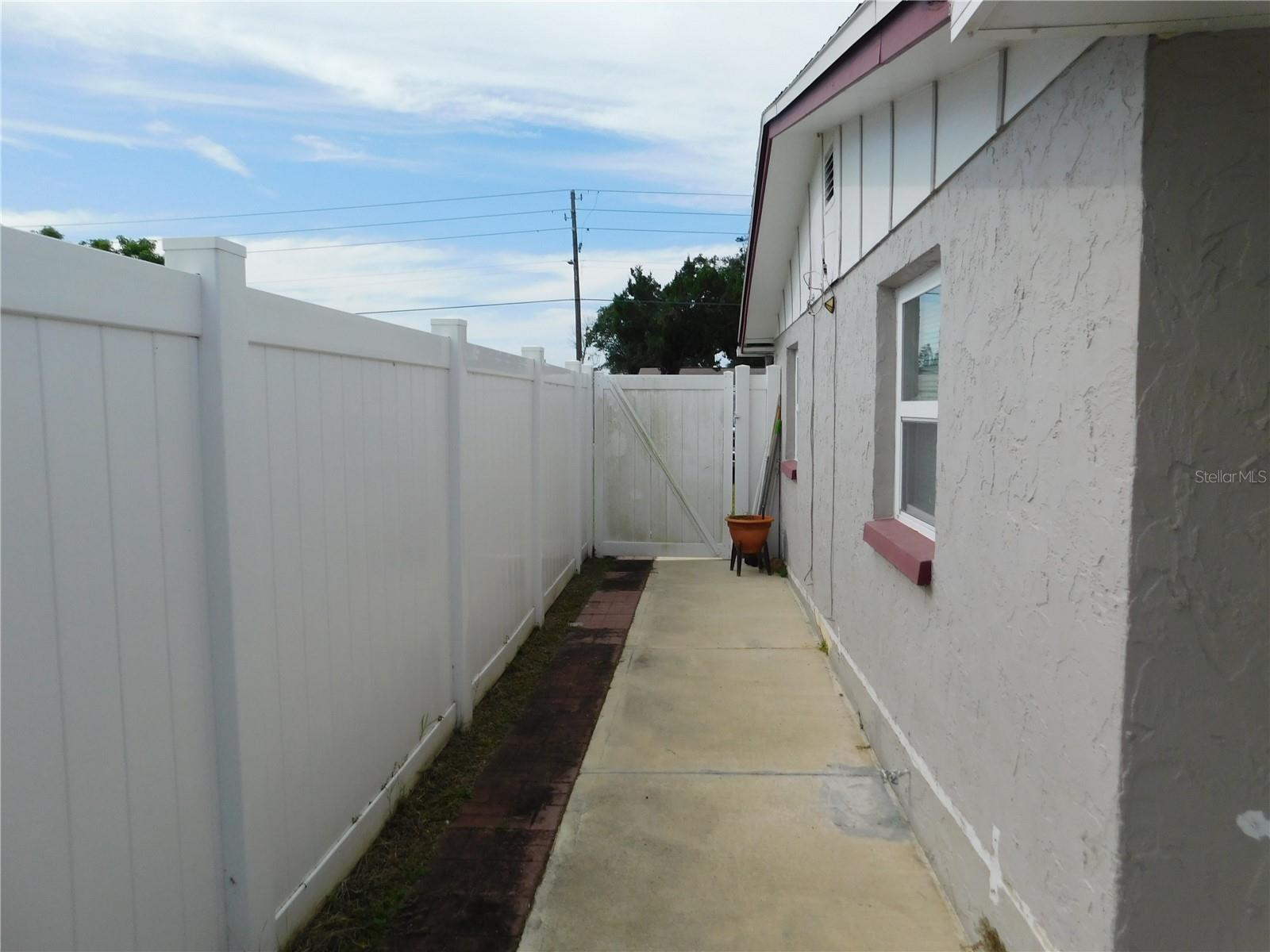 3801 DARLINGTON RD, HOLIDAY, FL, 34691