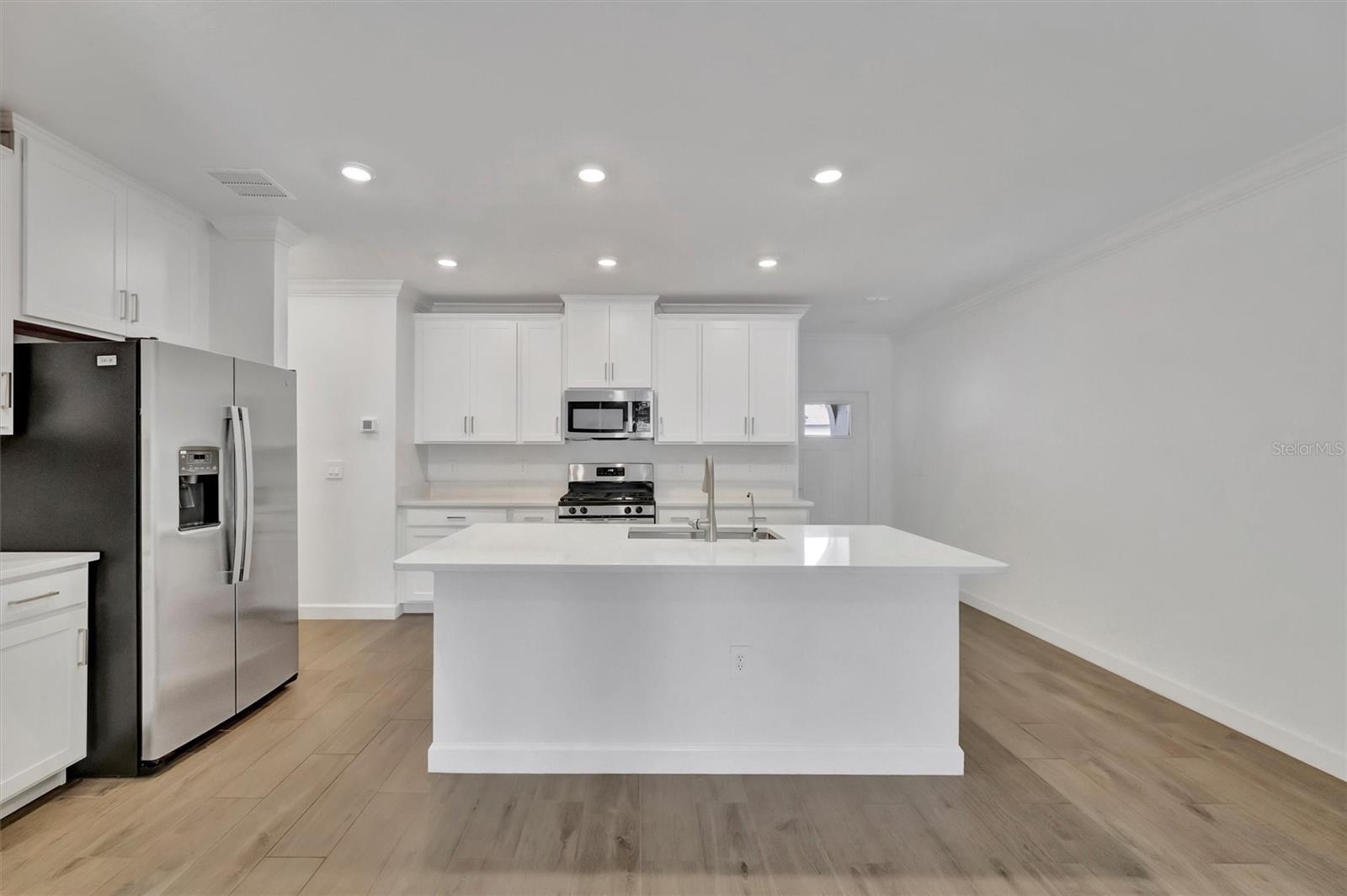 17436 HOLLY WELL AVE, WIMAUMA, FL, 33598