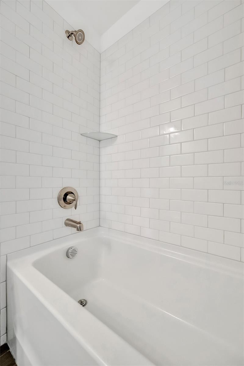 17436 HOLLY WELL AVE, WIMAUMA, FL, 33598