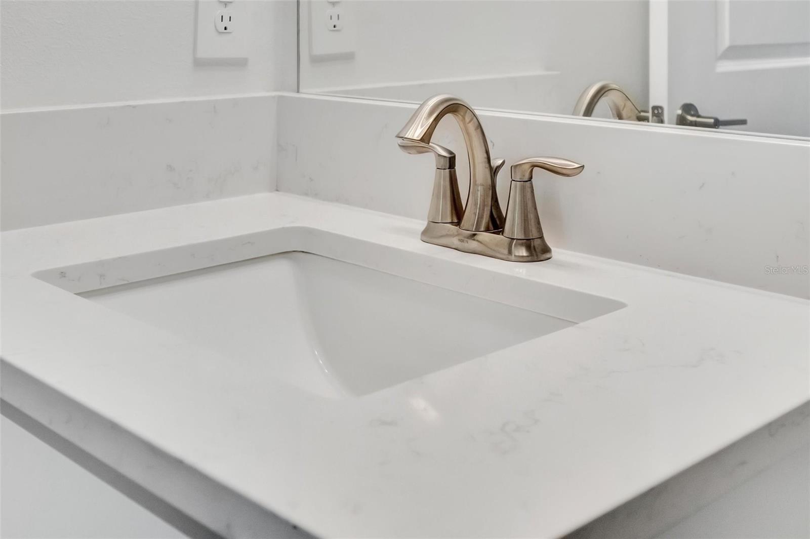 17436 HOLLY WELL AVE, WIMAUMA, FL, 33598