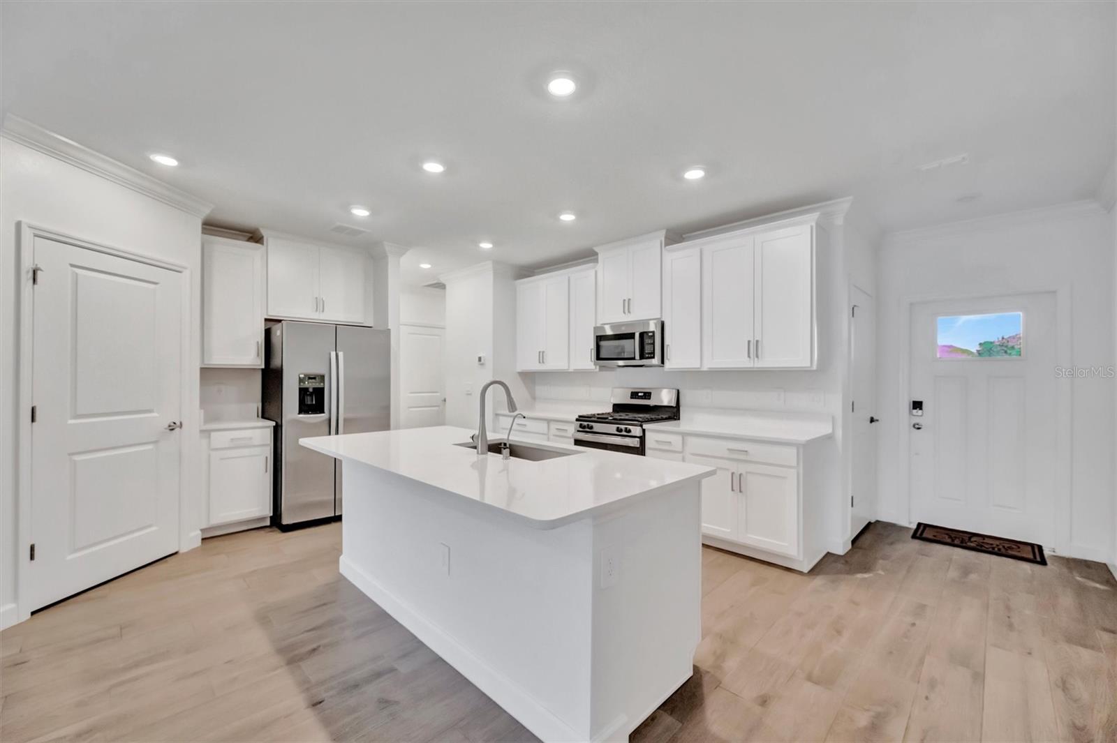 17436 HOLLY WELL AVE, WIMAUMA, FL, 33598