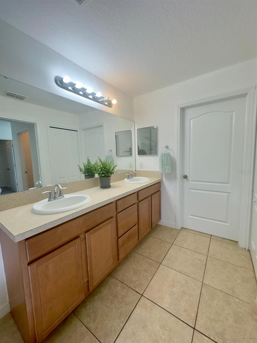 1335 PRIORY CIR, WINTER GARDEN, FL, 34787