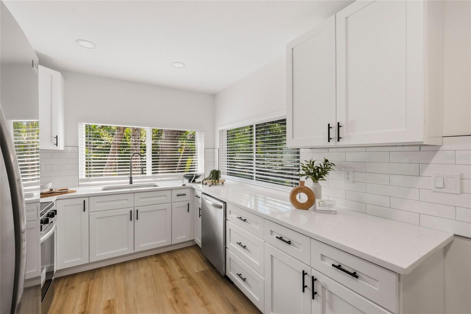 2490 GROVE RIDGE DR, PALM HARBOR, FL, 34683