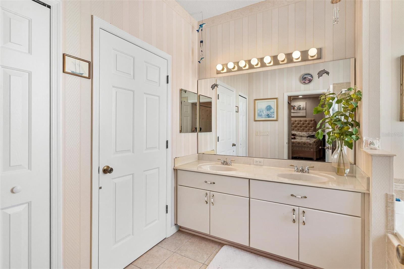 5245 CHINA SEA DR, TAVARES, FL, 32778