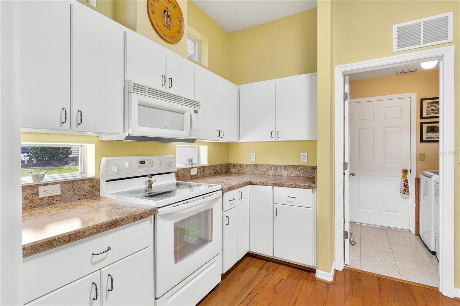 5245 CHINA SEA DR, TAVARES, FL, 32778