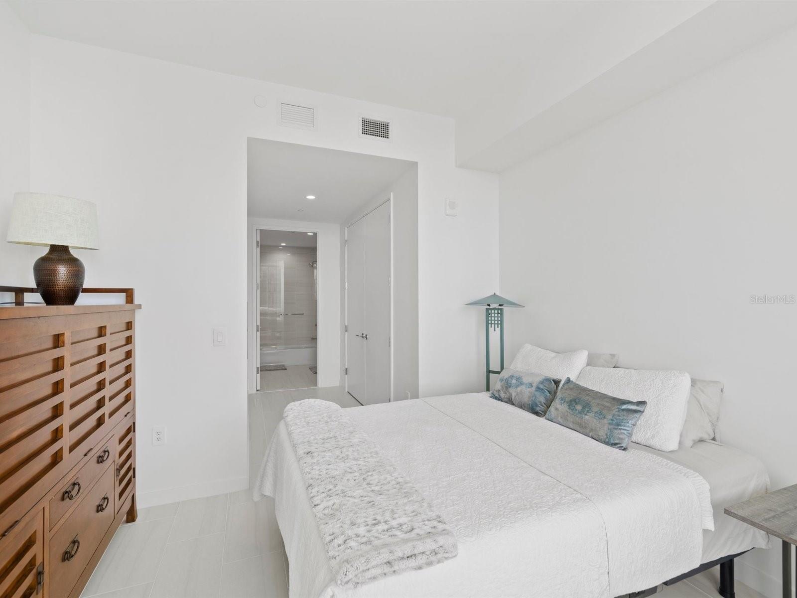 400 CENTRAL AVE #1603, ST PETERSBURG, FL, 33701