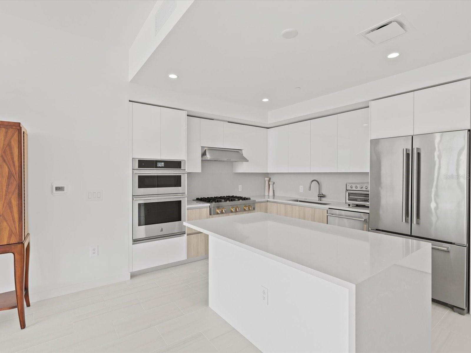 400 CENTRAL AVE #1603, ST PETERSBURG, FL, 33701