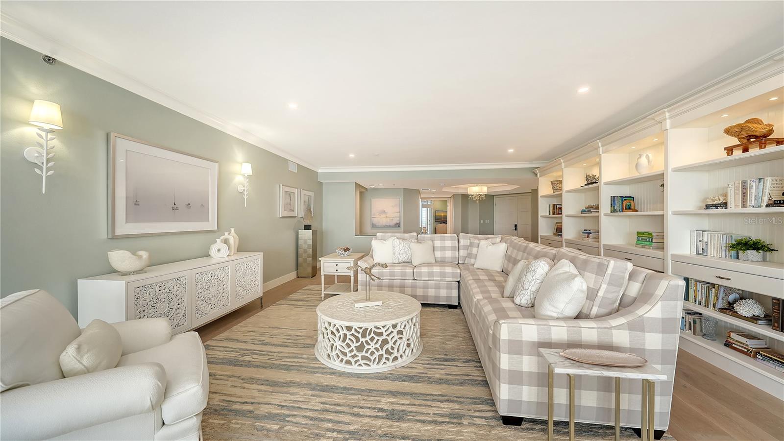 2410 HARBOURSIDE DR #142, LONGBOAT KEY, FL, 34228