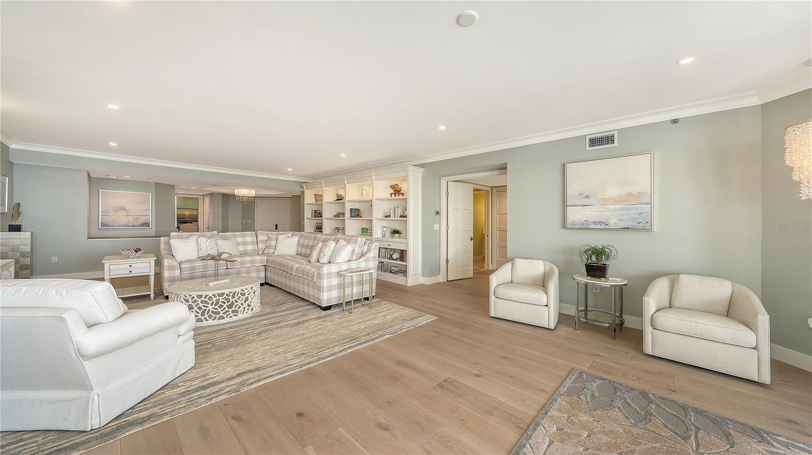 2410 HARBOURSIDE DR #142, LONGBOAT KEY, FL, 34228