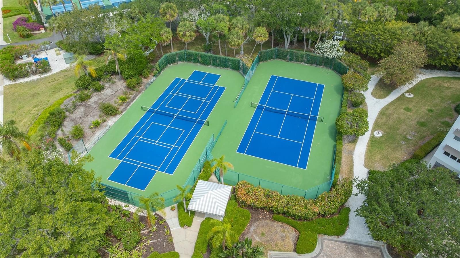 2410 HARBOURSIDE DR #142, LONGBOAT KEY, FL, 34228