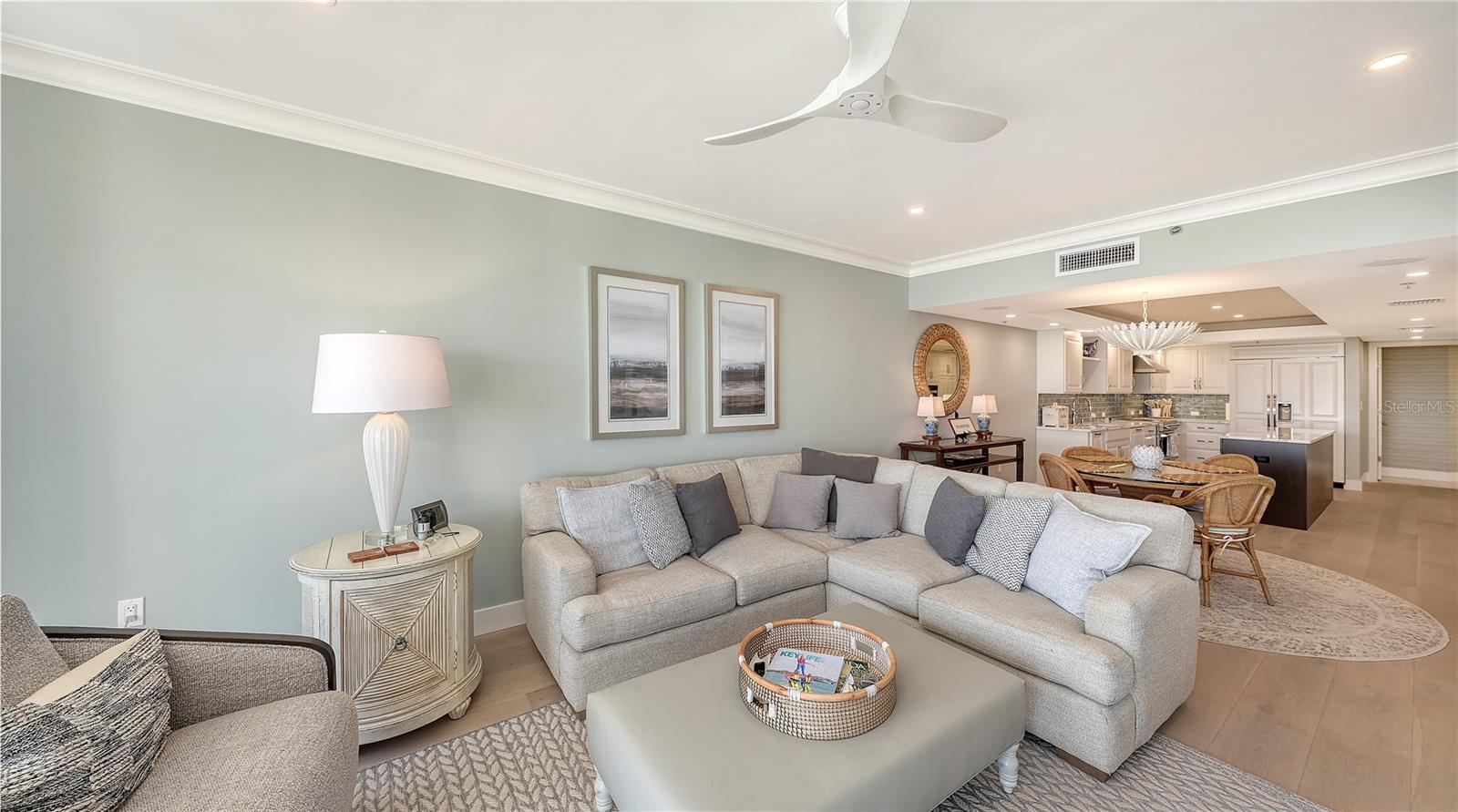 2410 HARBOURSIDE DR #142, LONGBOAT KEY, FL, 34228