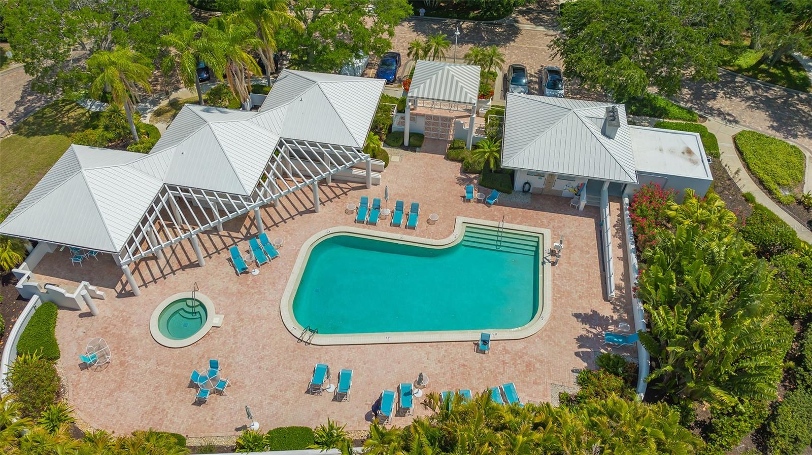 2410 HARBOURSIDE DR #142, LONGBOAT KEY, FL, 34228