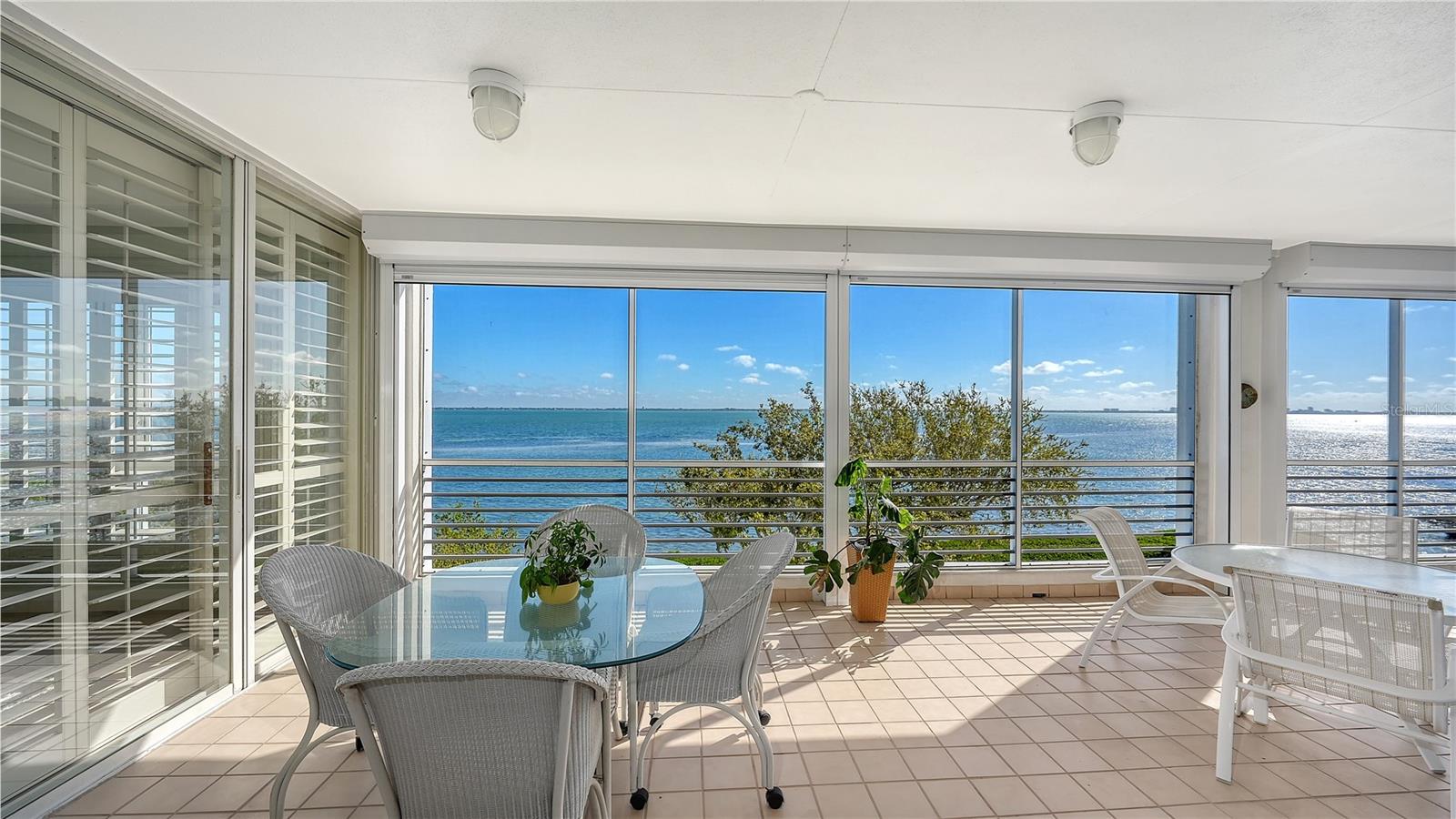 2410 HARBOURSIDE DR #142, LONGBOAT KEY, FL, 34228